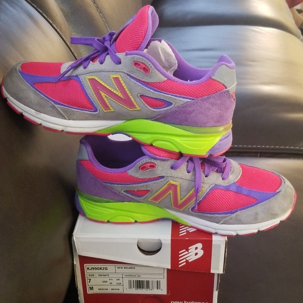 New Balance - Picture 2 of 5
